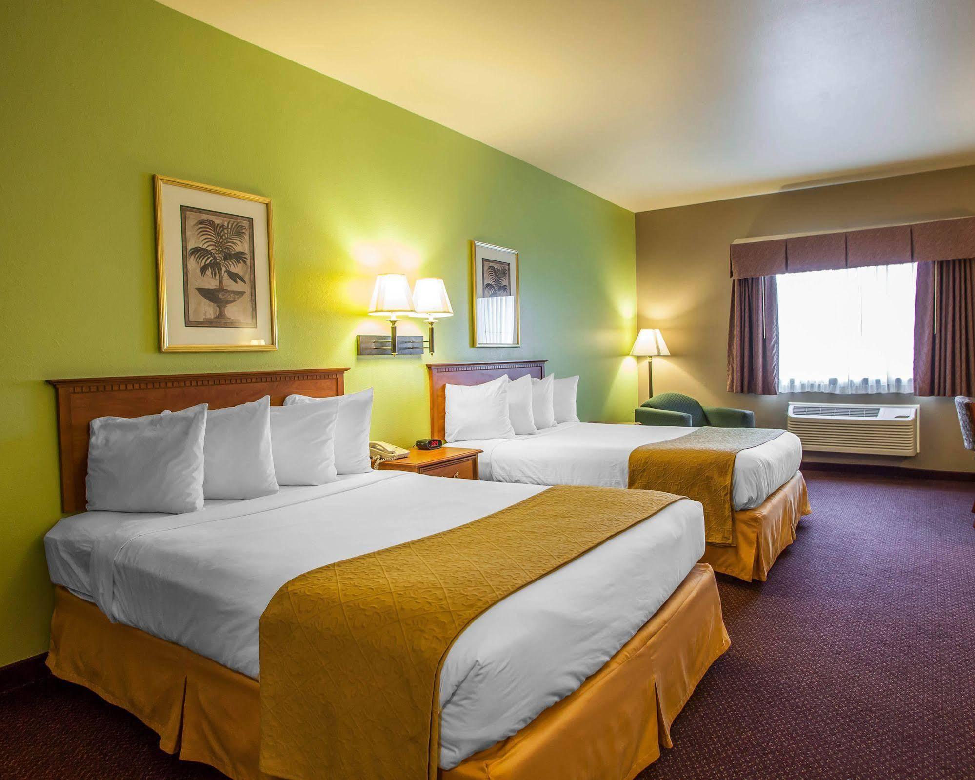 Quality Inn & Suites Ханибал Екстериор снимка