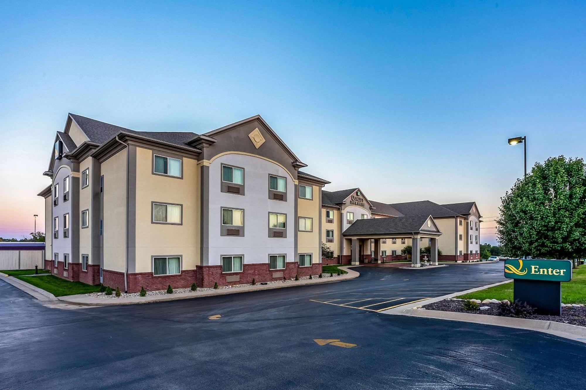 Quality Inn & Suites Ханибал Екстериор снимка