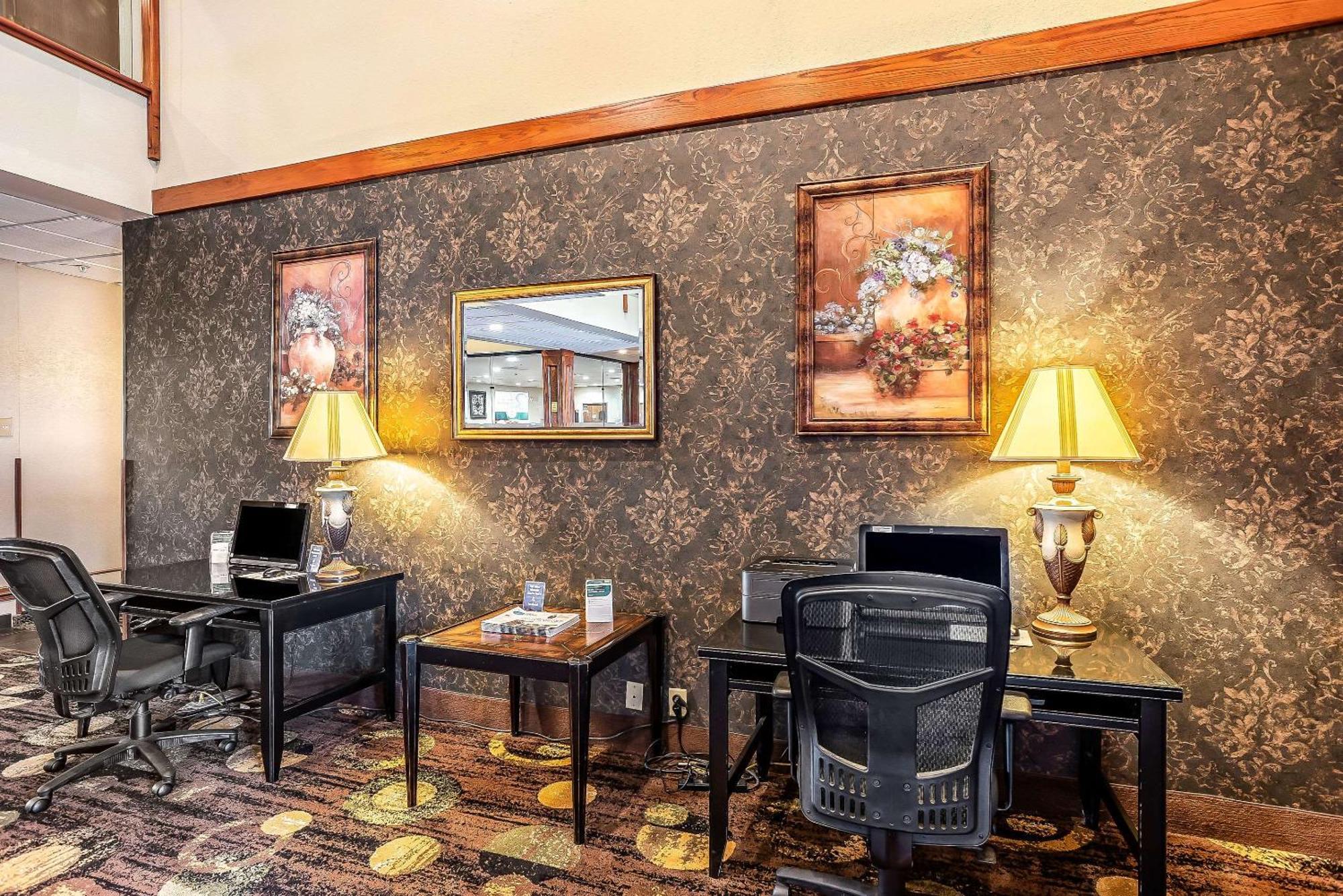 Quality Inn & Suites Ханибал Екстериор снимка