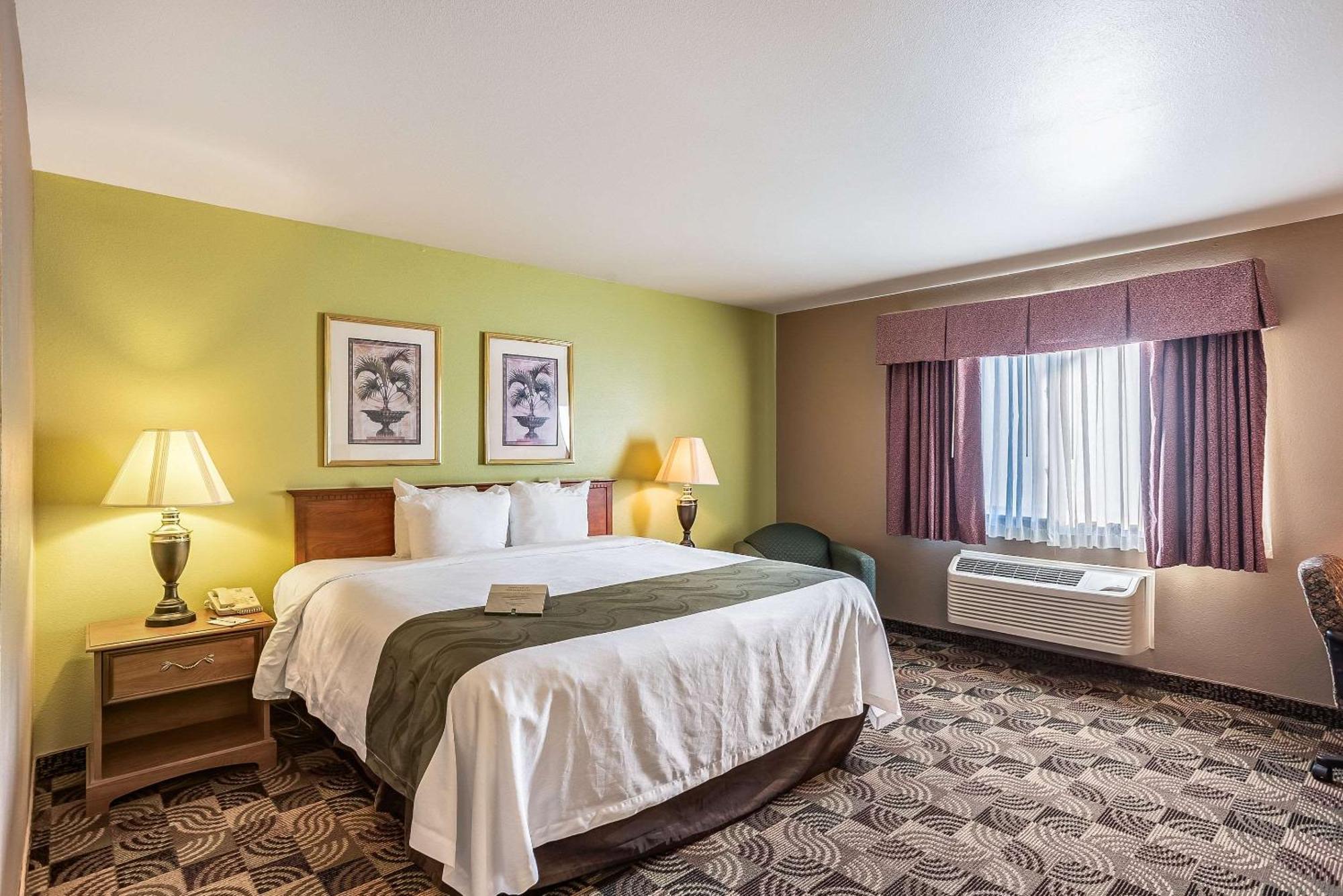 Quality Inn & Suites Ханибал Екстериор снимка