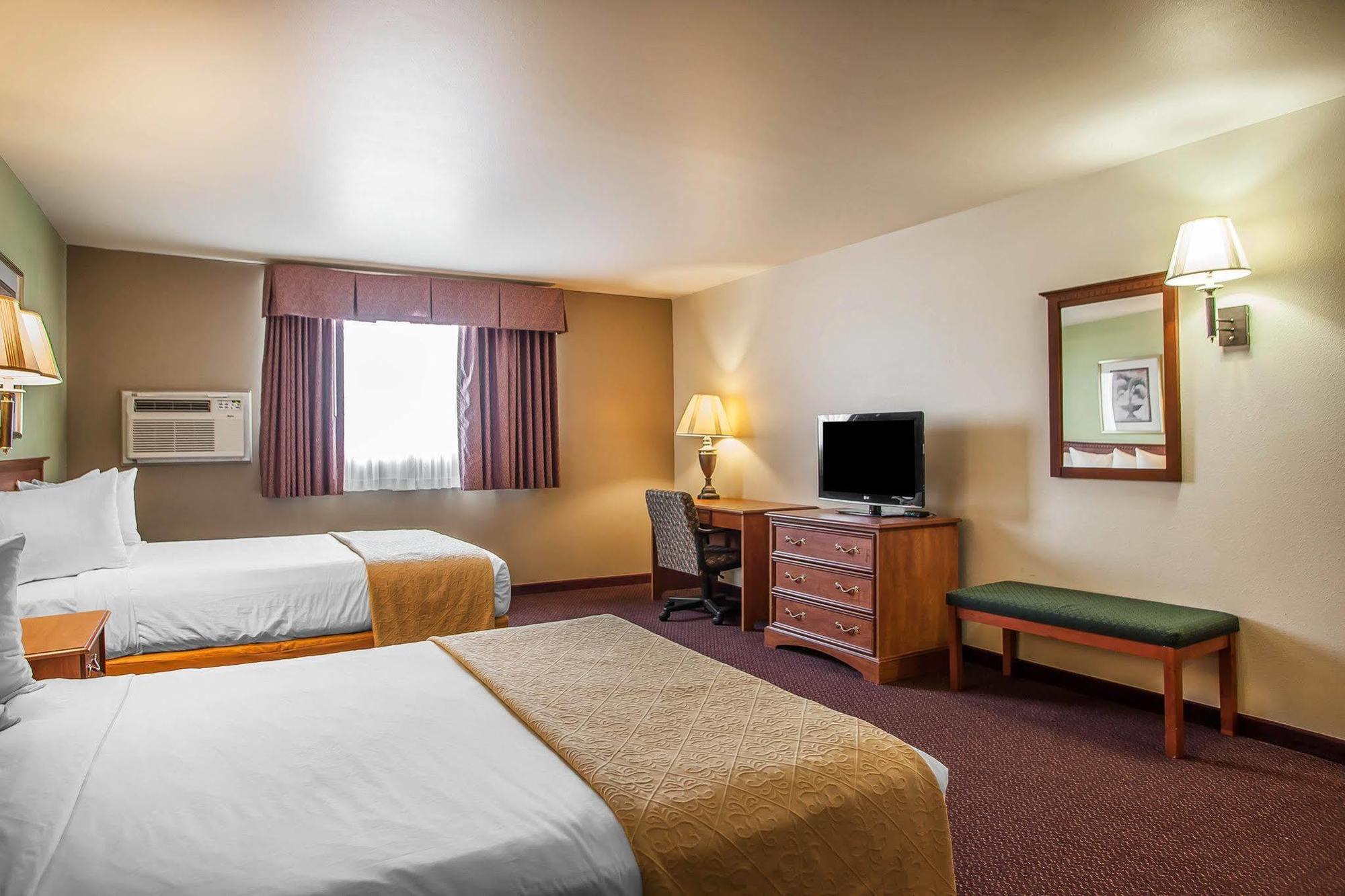 Quality Inn & Suites Ханибал Екстериор снимка