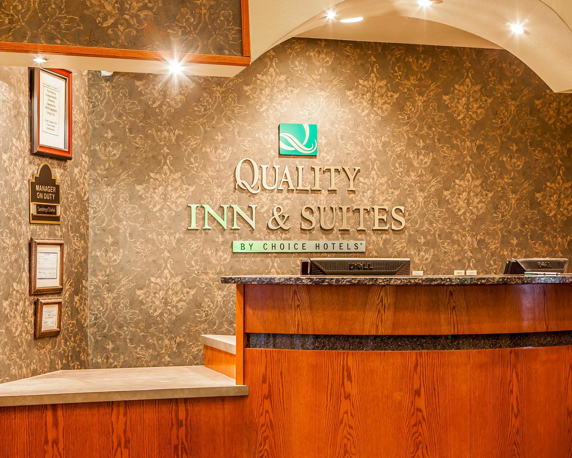 Quality Inn & Suites Ханибал Екстериор снимка